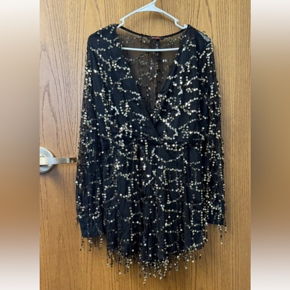 Xtaren Black with Gold Sequin V-Neck Long Sleeve Sheer romper - Picture 5 of 11